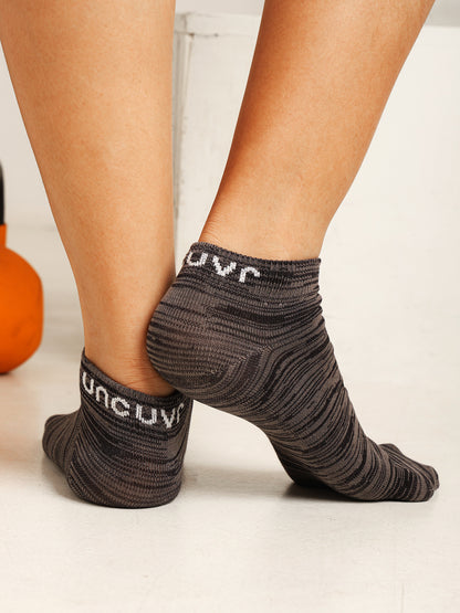 Uncuvr CloudStep Dark Grid Bamboo Socks