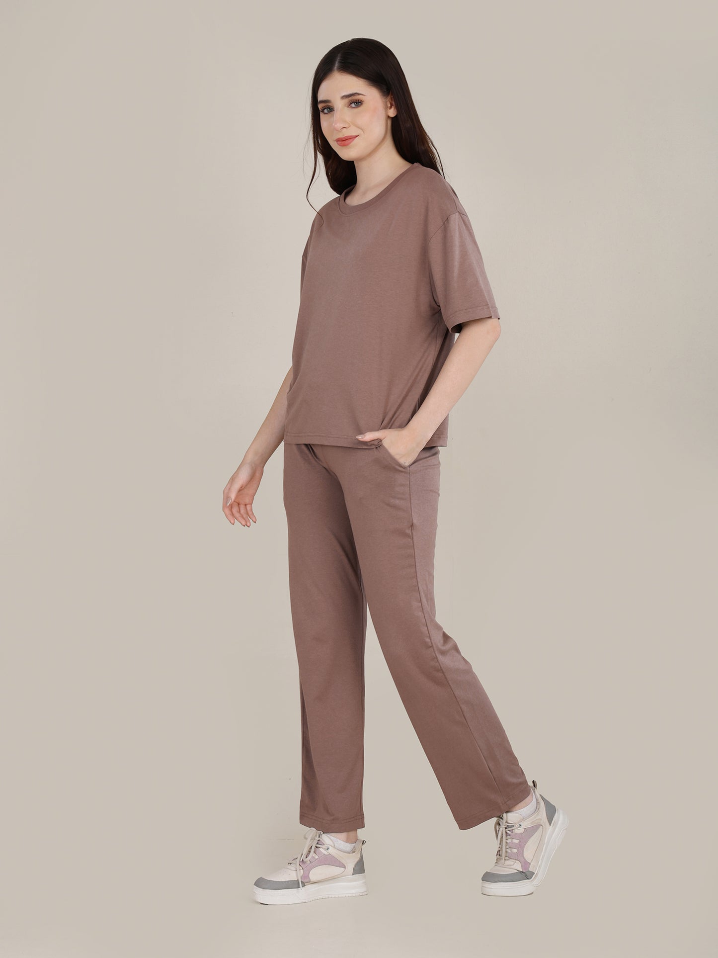 Uncuvr Walnut Bamboo Sleepwear Lounge Set: Relax in Eco-Friendly Comfort