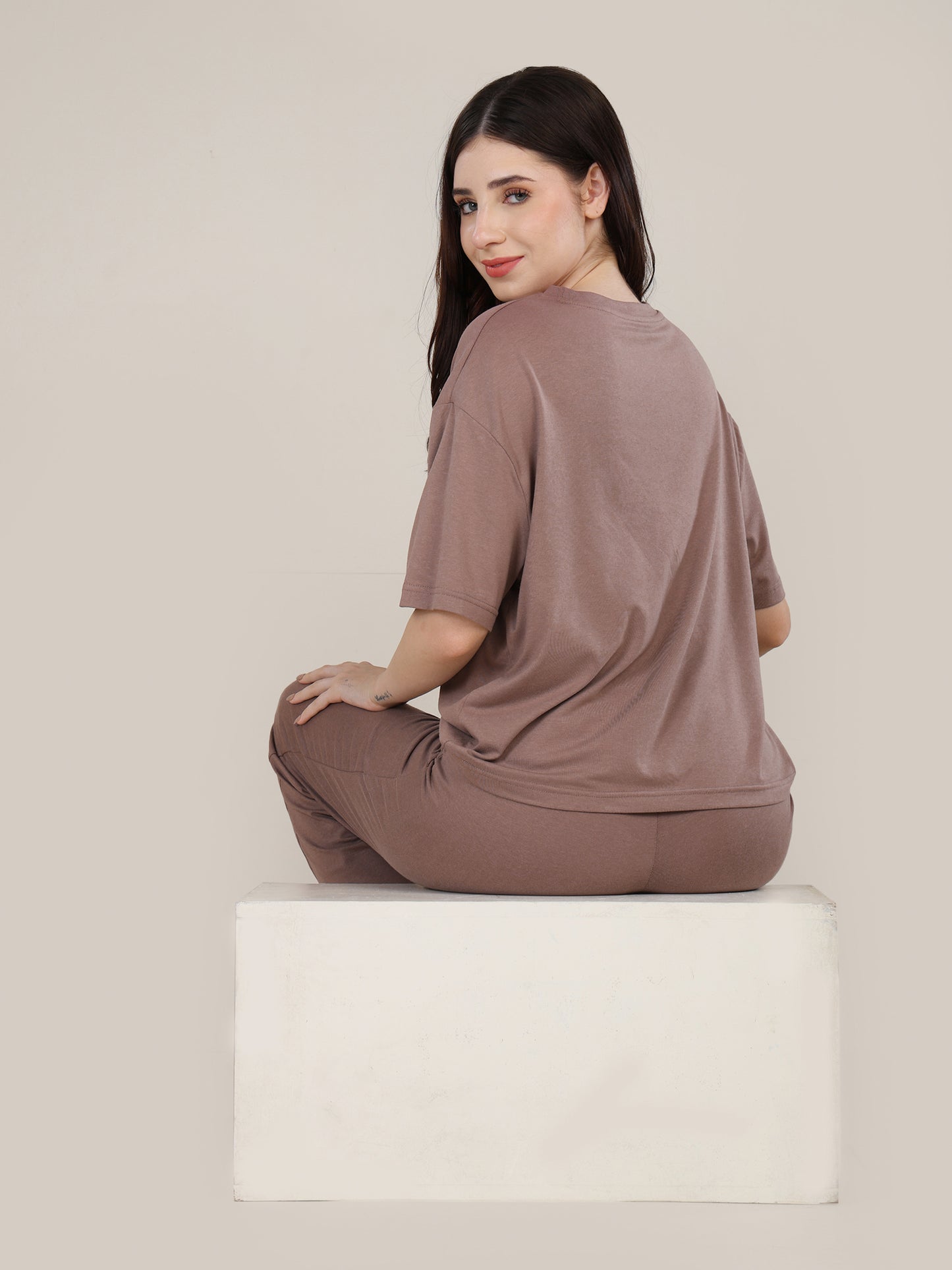 Uncuvr Walnut Bamboo Sleepwear Lounge Set: Relax in Eco-Friendly Comfort
