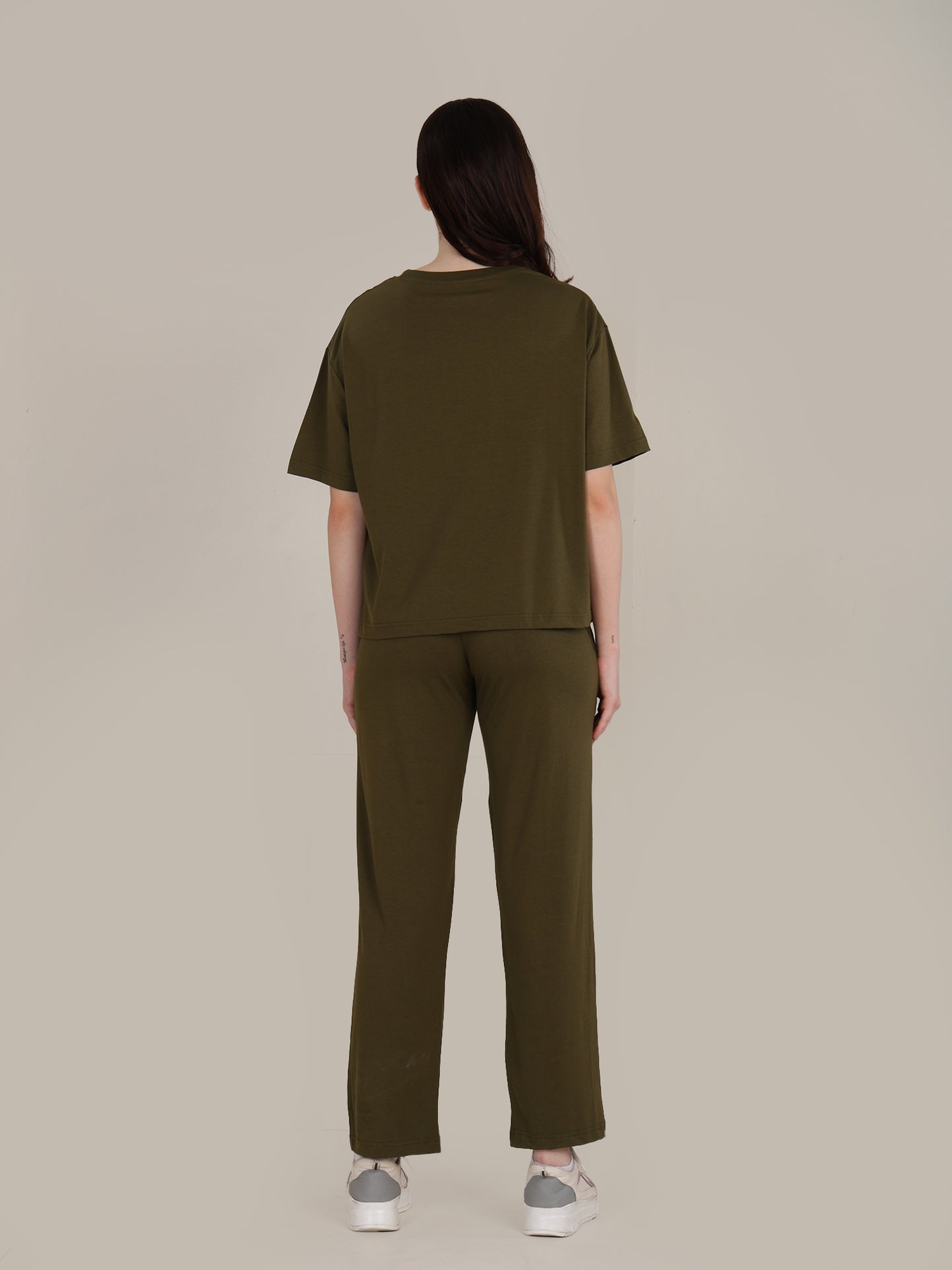 Uncuvr Moss Green Bamboo Sleepwear Lounge Set: Relax in Eco-Friendly Comfort