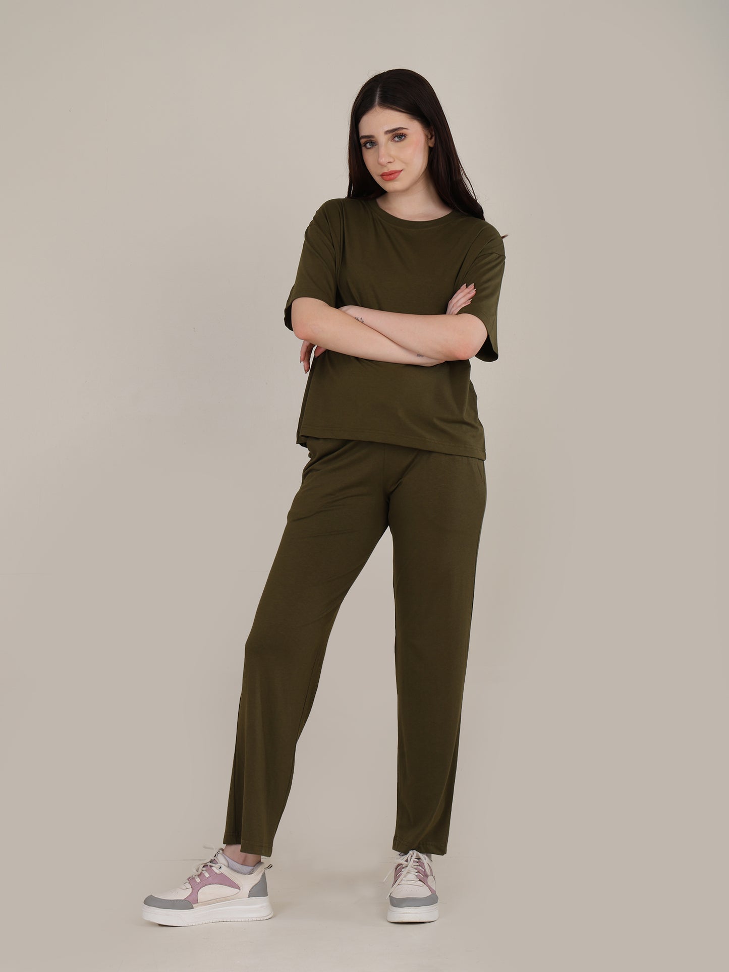 Uncuvr Moss Green Bamboo Sleepwear Lounge Set: Relax in Eco-Friendly Comfort