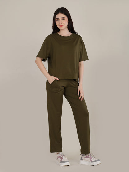 Uncuvr Moss Green Bamboo Sleepwear Lounge Set: Relax in Eco-Friendly Comfort