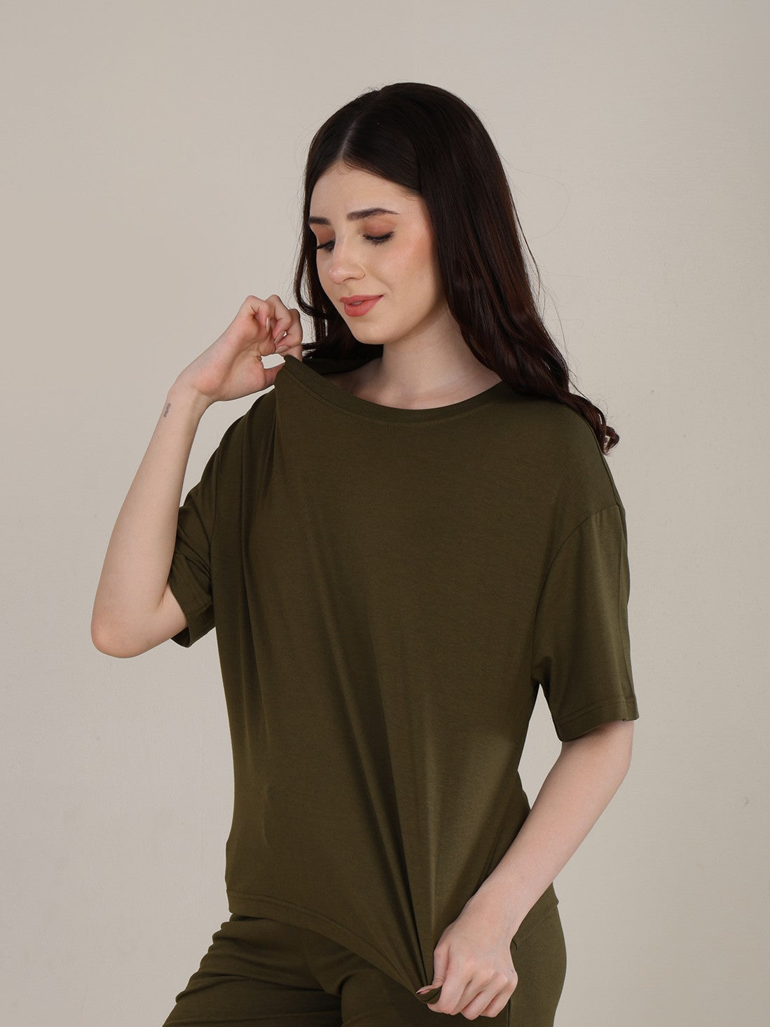Uncuvr Moss Green Bamboo Basic T-Shirt: Soft, Breezy & Effortless All Day